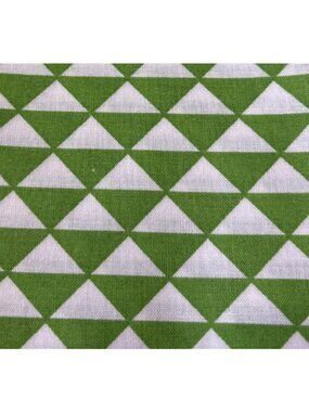 Green White Quilters Showcase Cotton Fabric 25"x44" Triangle Pattern Crafting Se